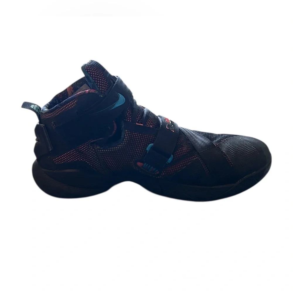 Nike LeBron Soldier 9 Shoes